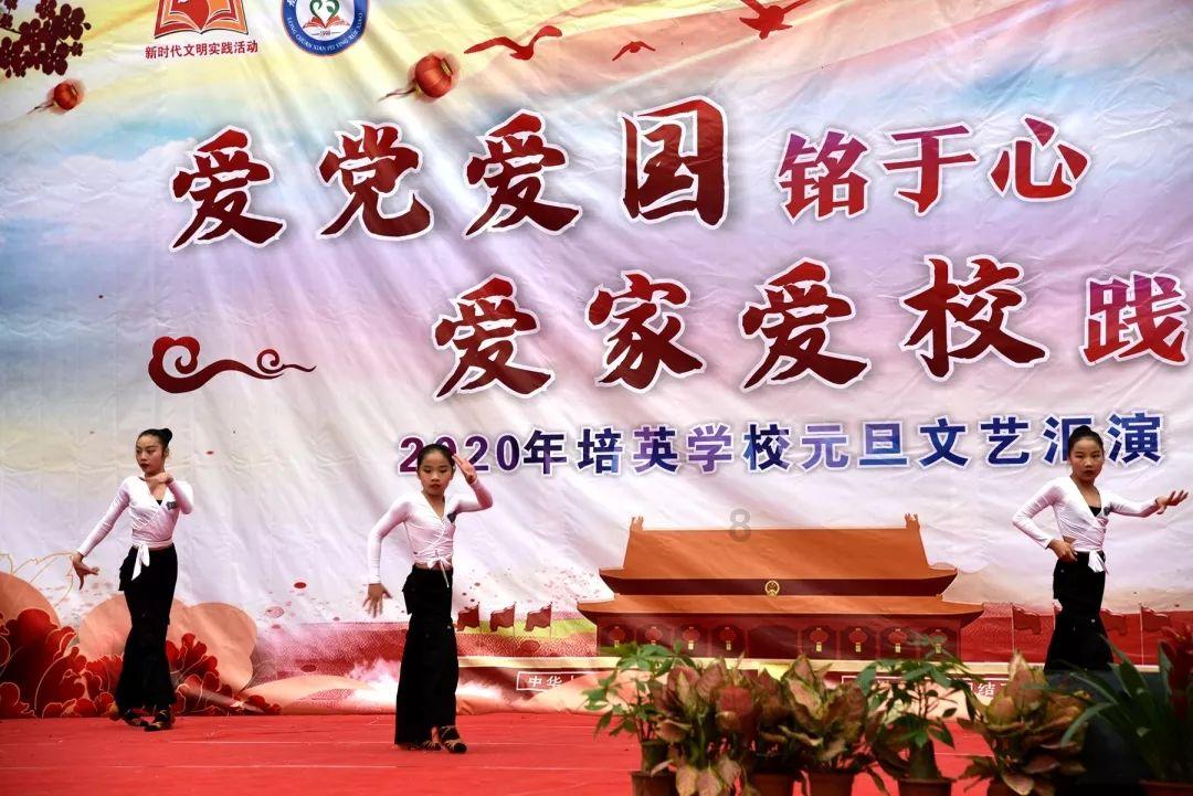解锁吉鹿力问答社区,探索汽车天窗滑轨两边不同步导致天窗歪斜关不严,4S说要3600换天窗总成,有谁知道怎么调整?求高手……的乐趣!