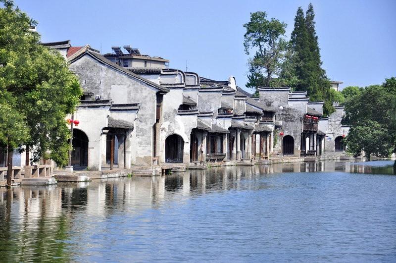 活血化瘀,主要是改善血液循环,消除瘀血,缓解疼痛